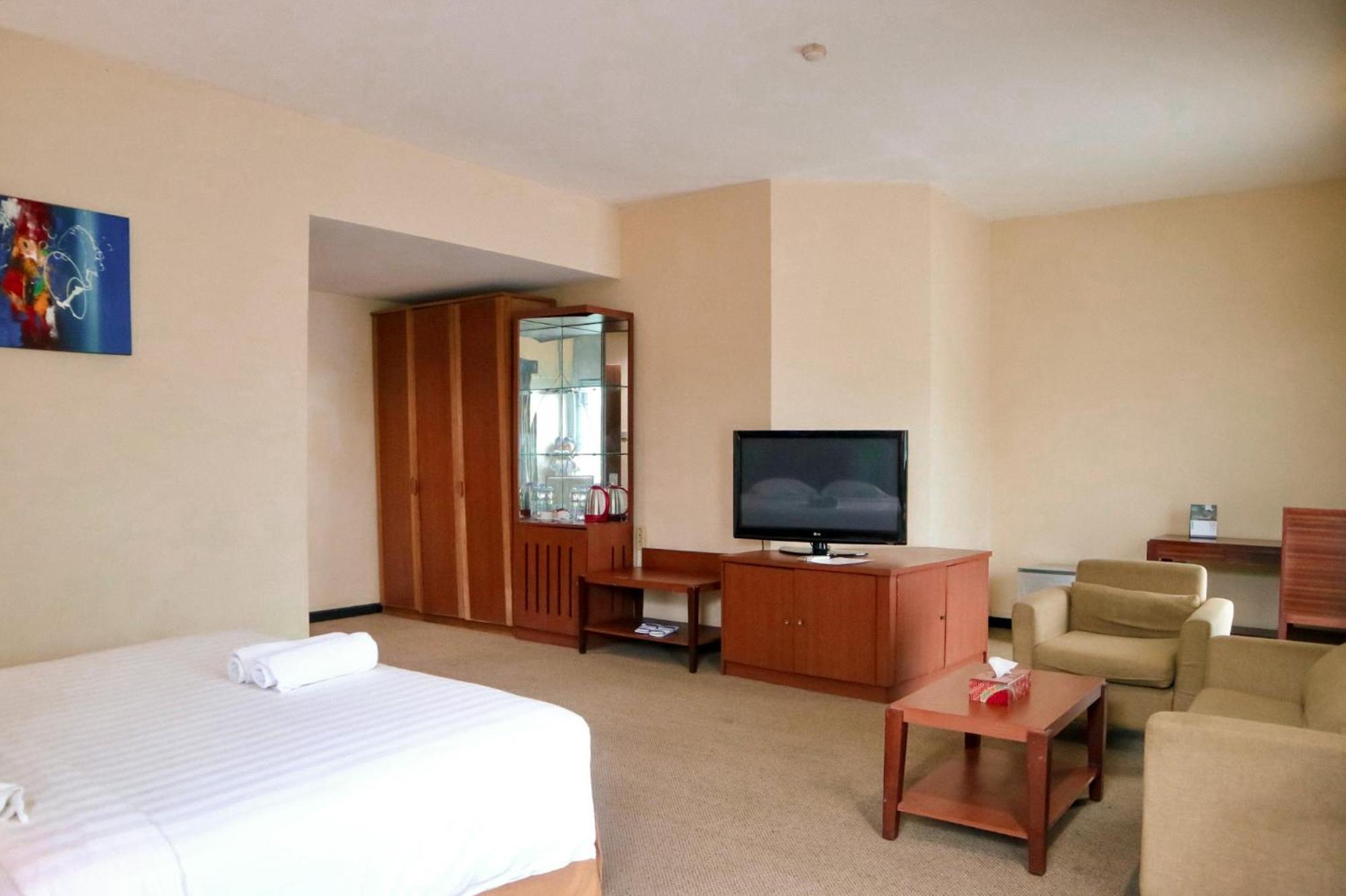Hotel Mariat Sorong Extérieur photo