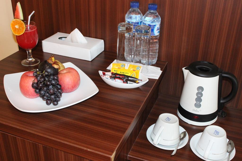 Hotel Mariat Sorong Chambre photo